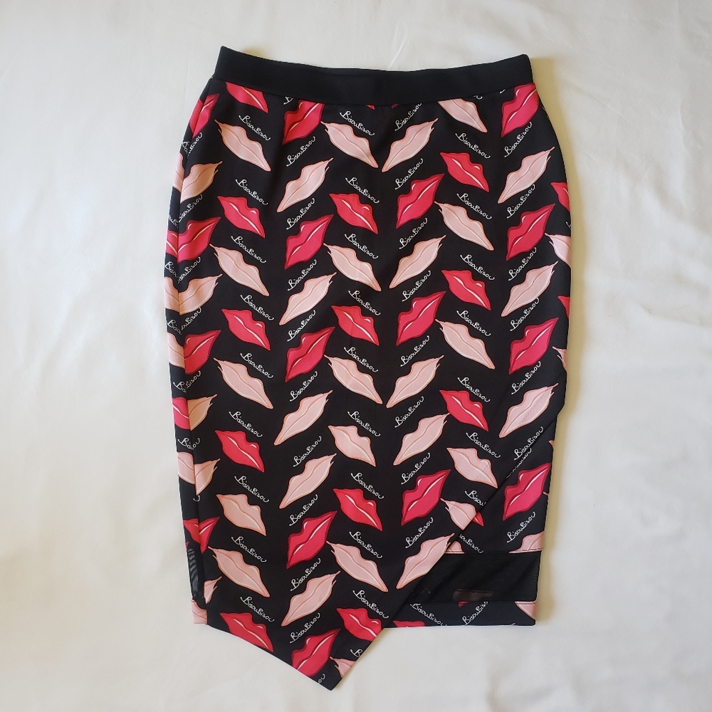 Bisou Bisou - Patterned Skirt (Sexy Lips)